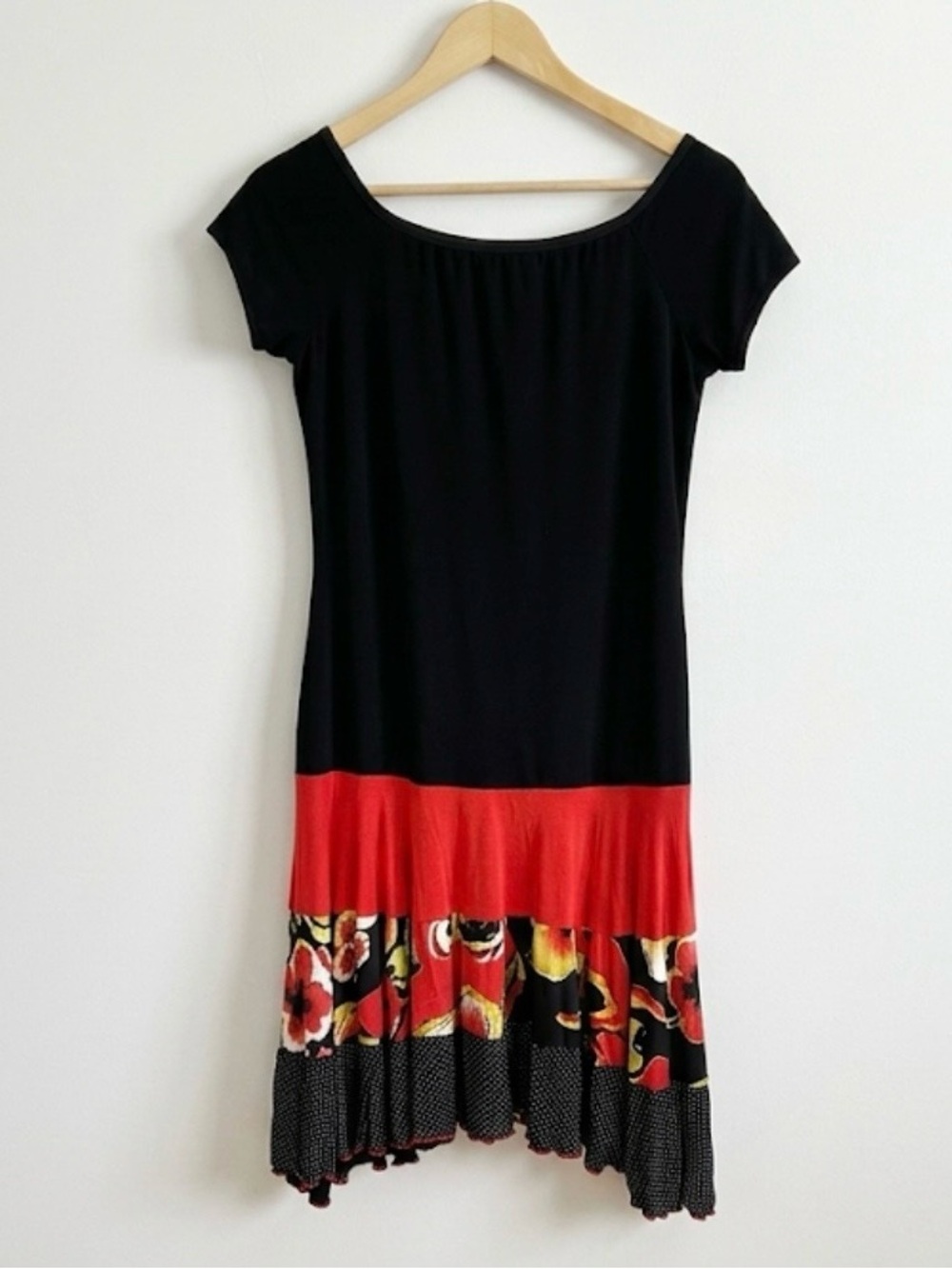 Joseph Ribkoff Drop Waist Handkerchief Dress Art to Wear Floral Black Red 8 - Picture 2 of 12